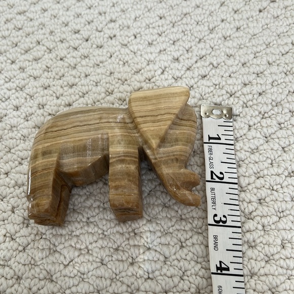 Set of 3 vintage elephant figurines - two stone and one clay - Picture 6 of 10